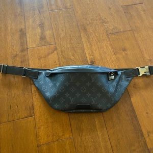 Louis Vuitton Fanny Pack (discovery bumbag)